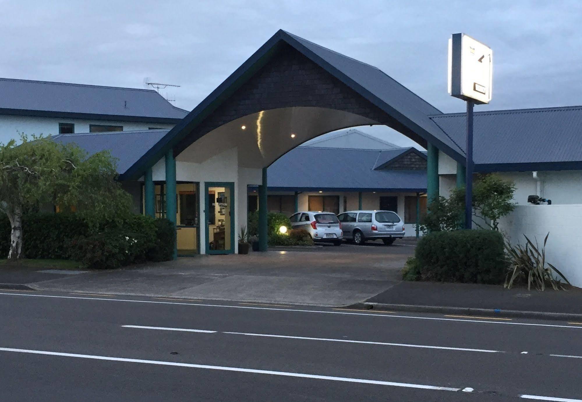 Asure Cooks Gardens Motor Motel 4*